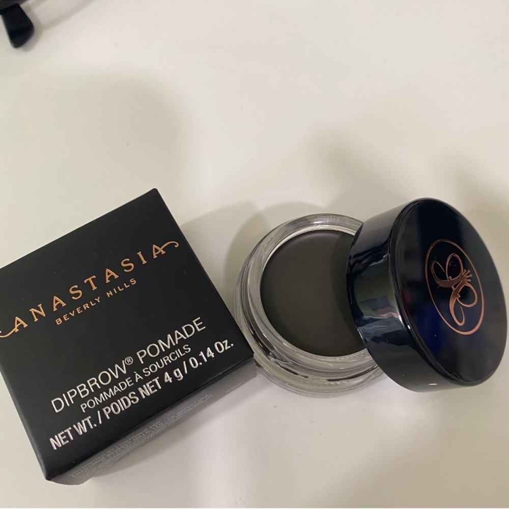 Anastasia Beverly Hills Dipbrow Pomade - Granite 0.14oz (4g)  
Full size